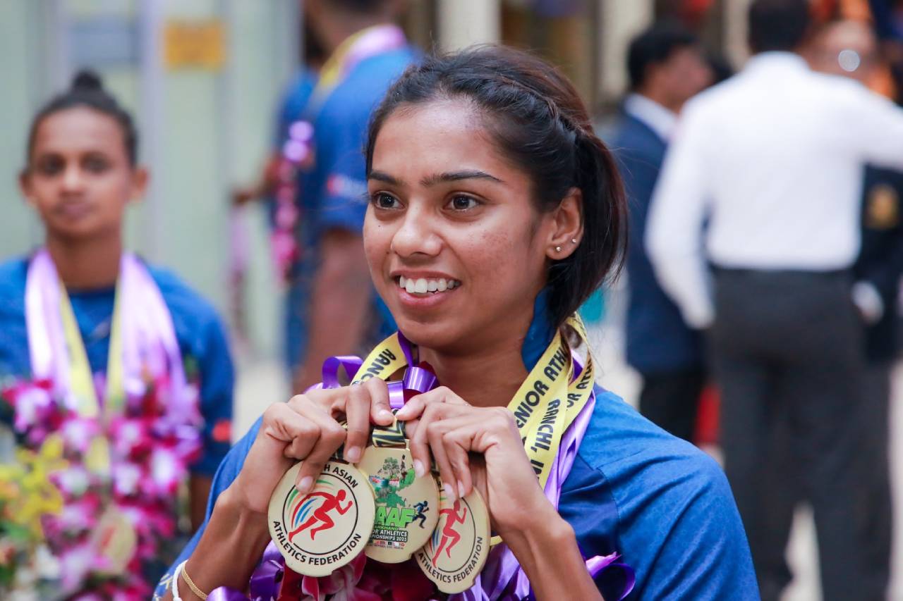 Featured image for අනුශූරතාව දිනූ ශ්‍රී ලංකා කණ්ඩායම දිවයිනට